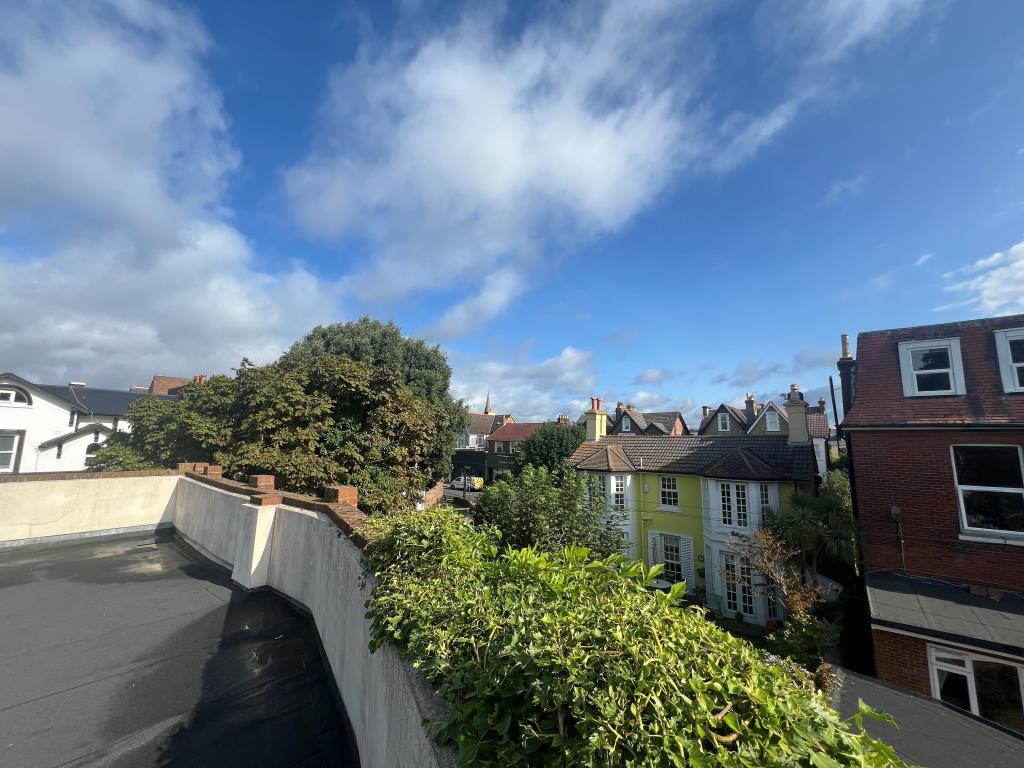 Lot: 29 - DETACHED HOUSE WITH ROOF TERRACE AND GARDEN IN CENTRAL SOUTHSEA - view over Southsea from roof terrace